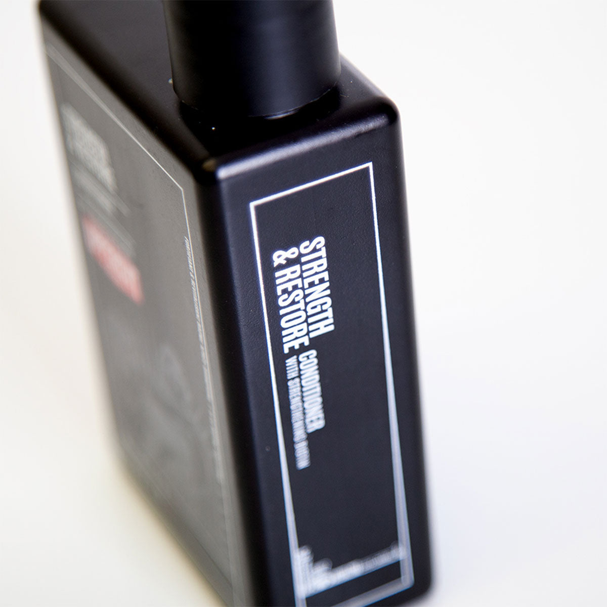 Strength & Restore Conditioner 240 ml